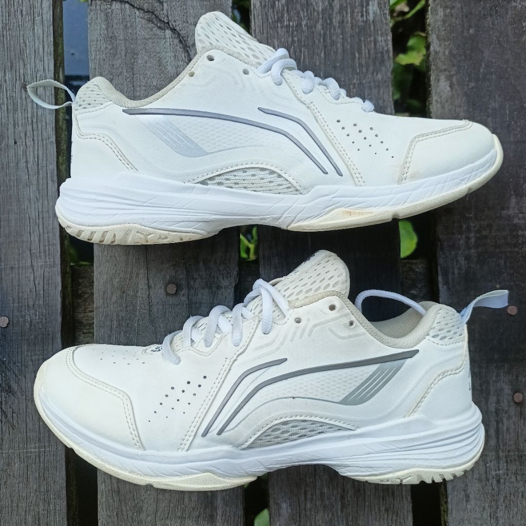 sepatu badminton Lining Almighty V(Second)