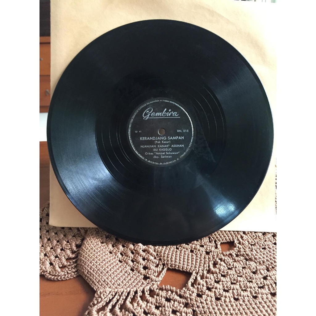 Vinyl Njanjian Kanak Kanak Asuhan Ibu Kasidjo, Orkes Ampat Sekawan - Bintang Ketjil & Kerandjang Sam
