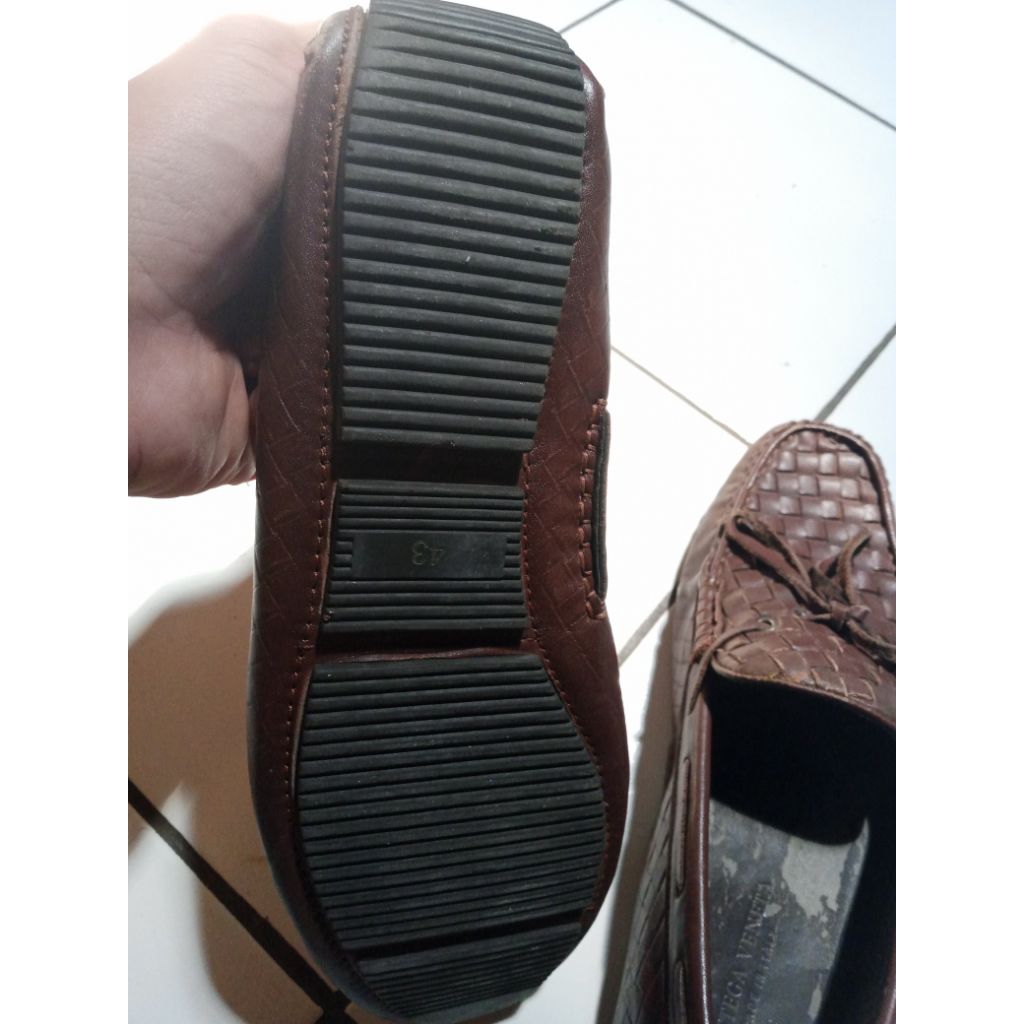 sepatu kulit bottega Veneta second original