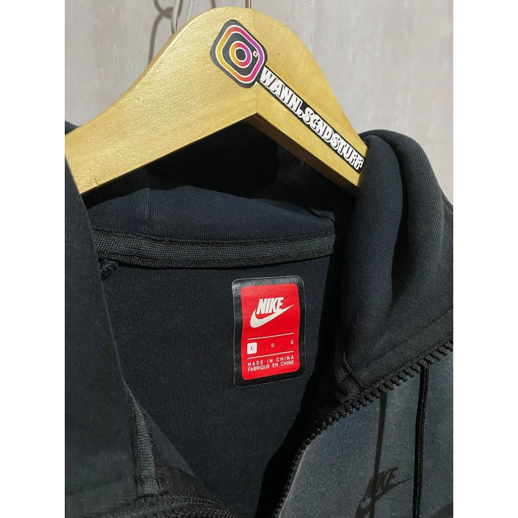 Nike tech