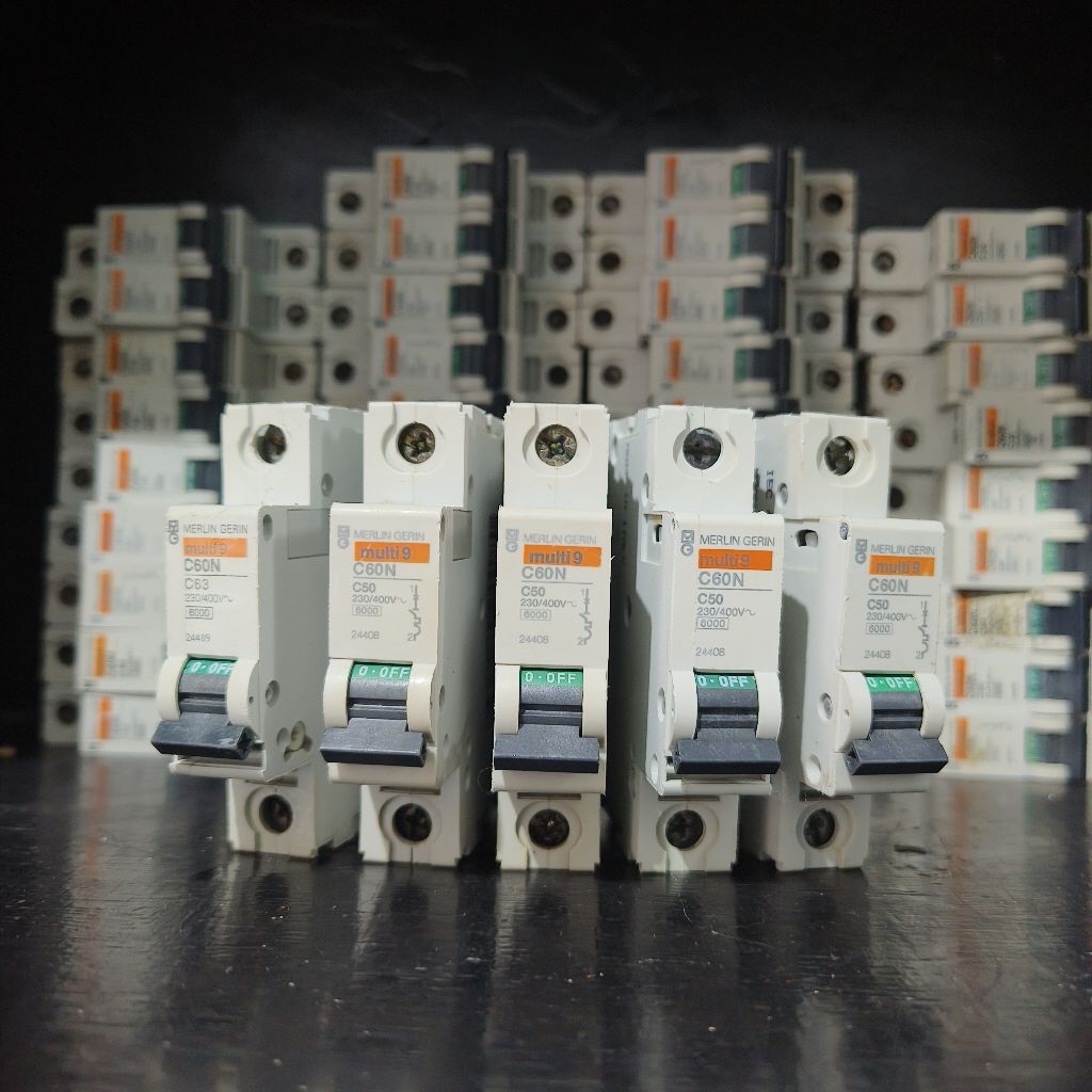MCB MERLIN GERIN  MULTI 9 C60N. C50 1PAS BARANG SECOND/ BEKAS