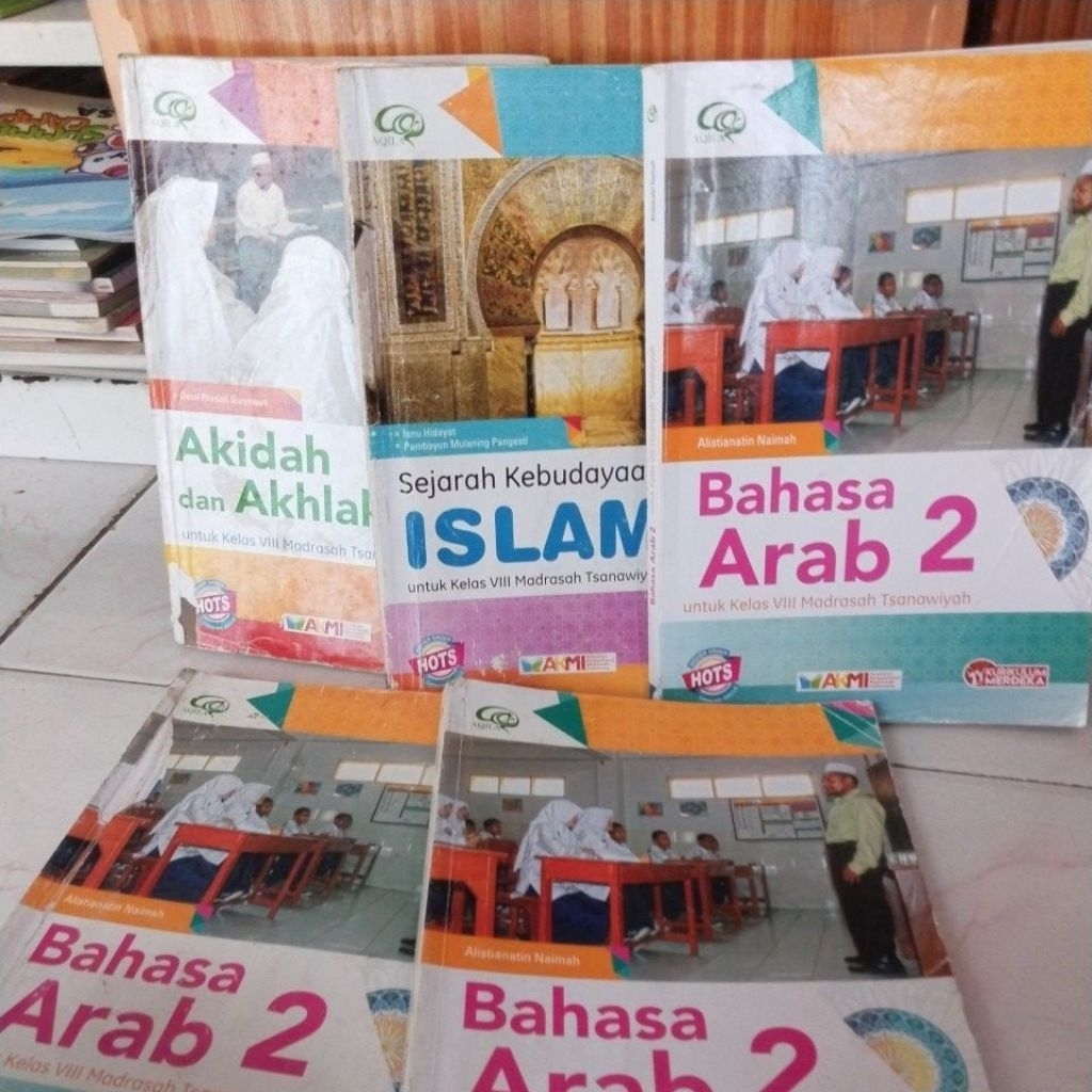 Buku Pelajaran MTS untuk kelas 2 Aqila