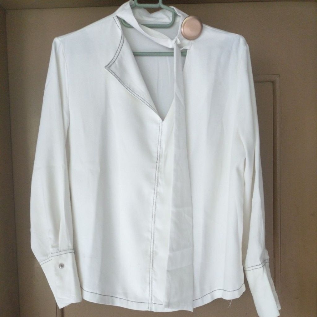 Atasan Kemeja Blouse Wanita Putih Formal Kantor Koreann