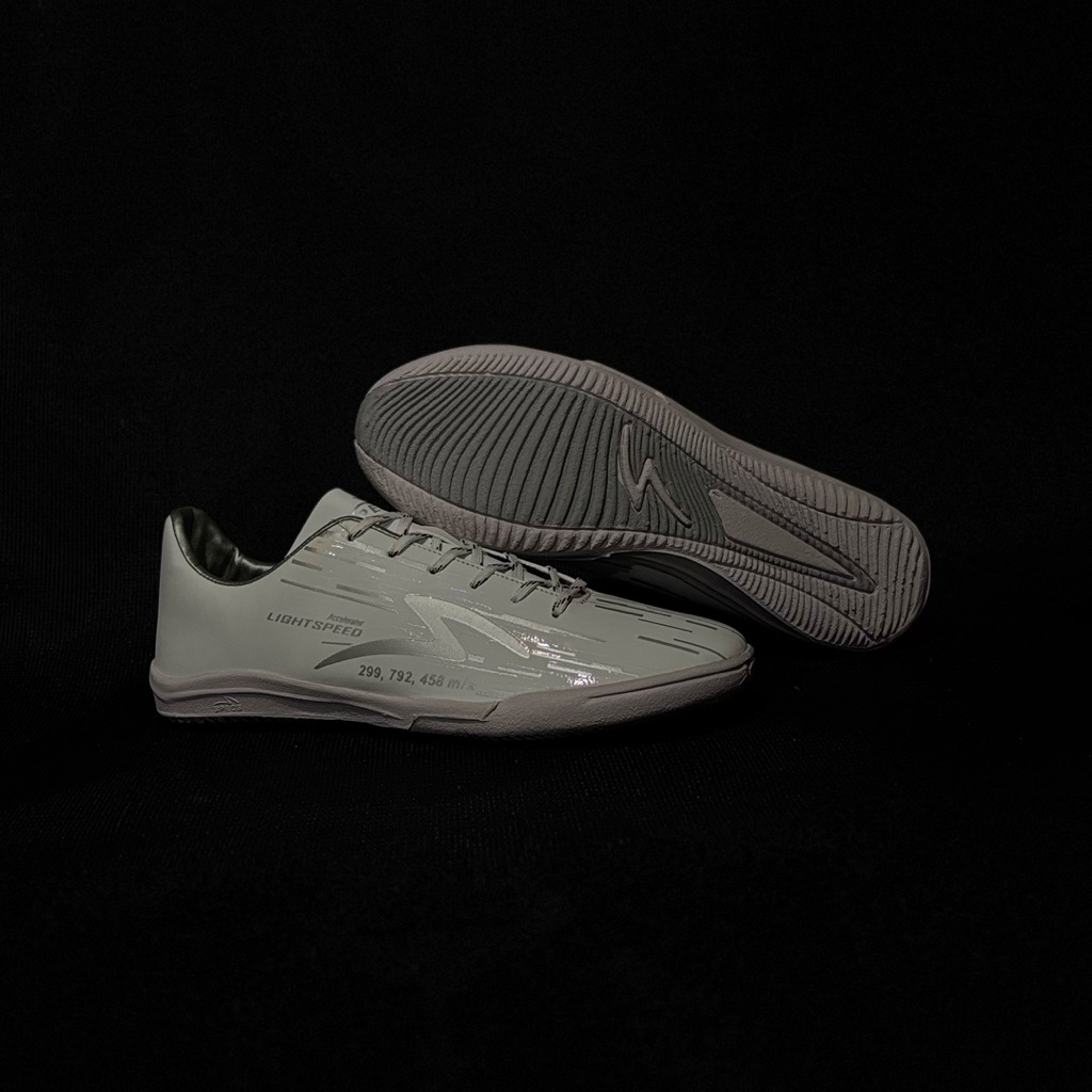 Sepatu Futsal Lightspeed Reborn Putih Silver IN Series iluminate