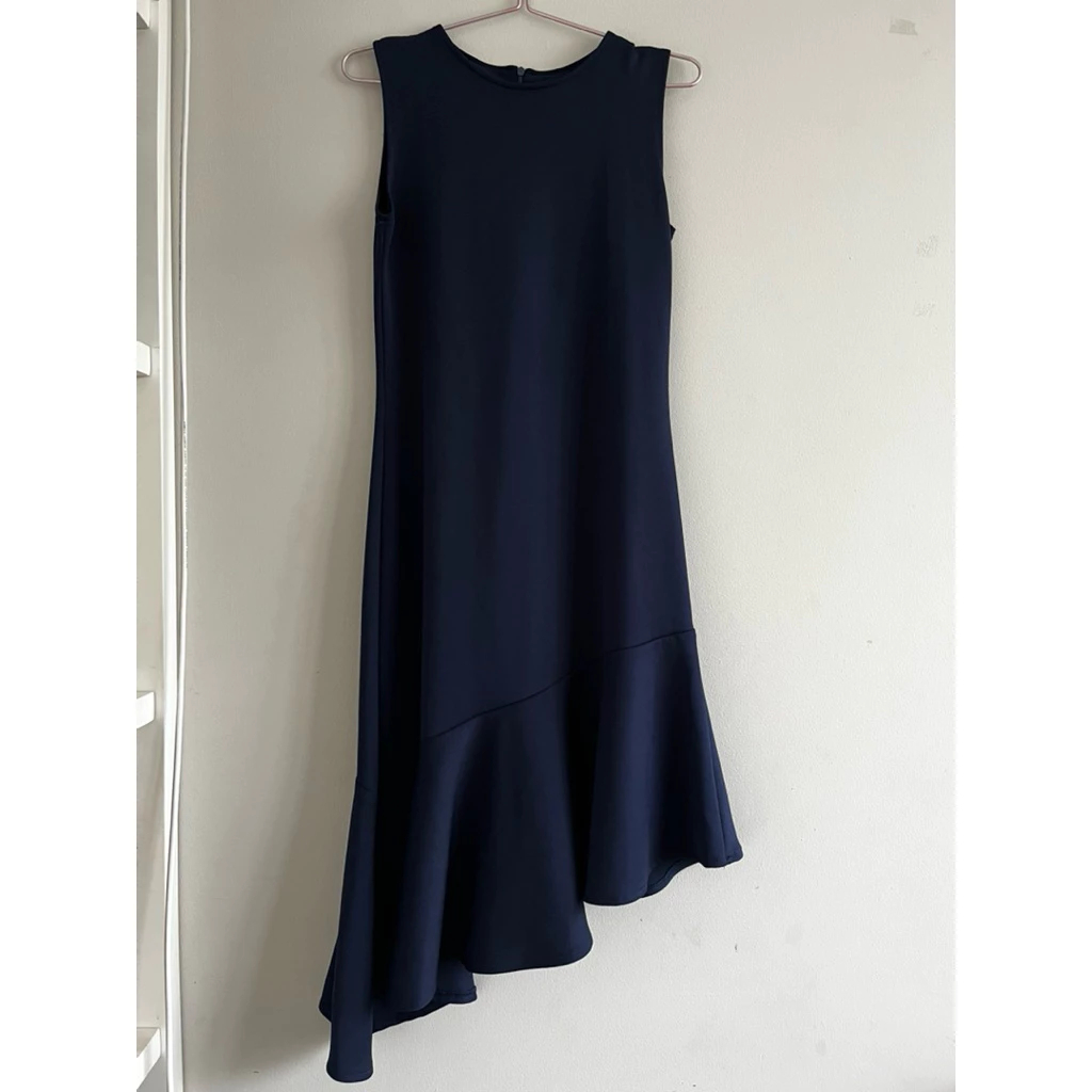 PRELOVED Gaun Pesta Asimetris Blue Navy
