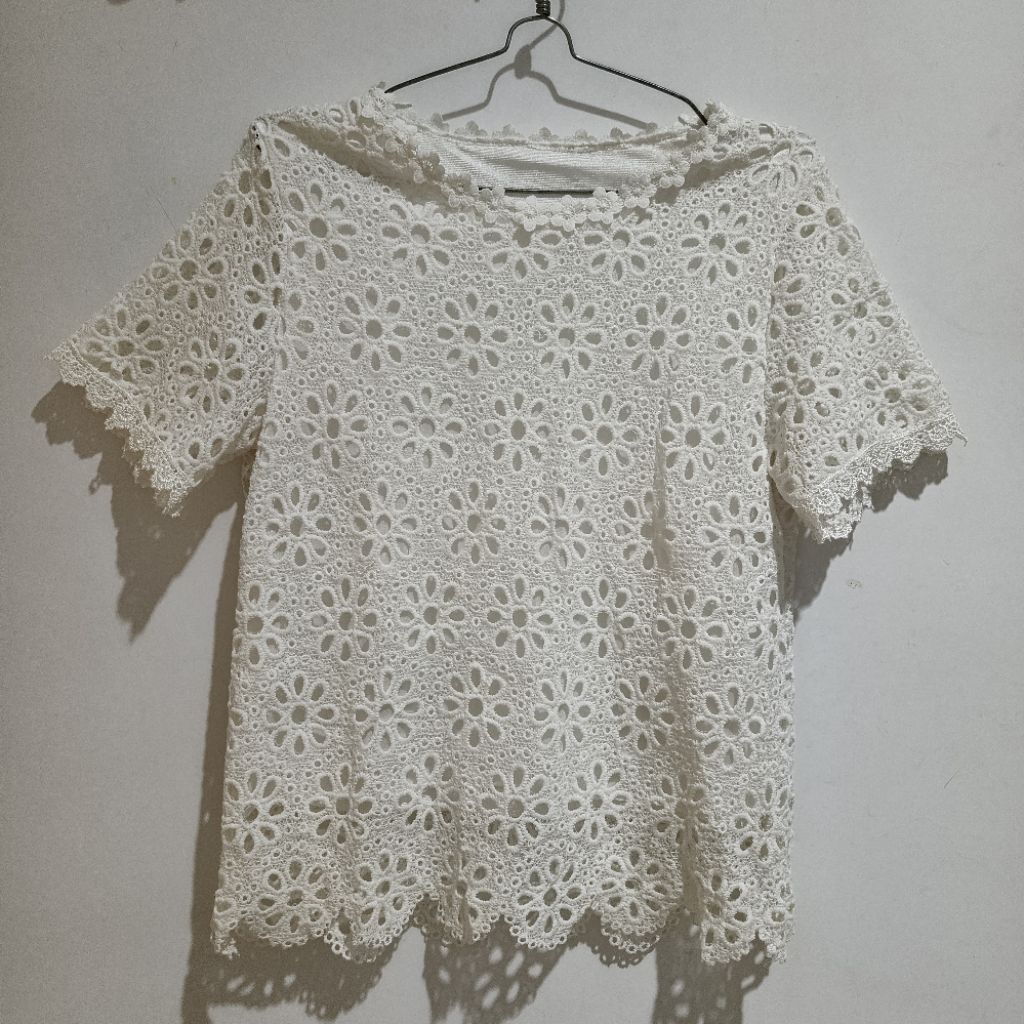 atasan blouse putih wanita rendra brokat