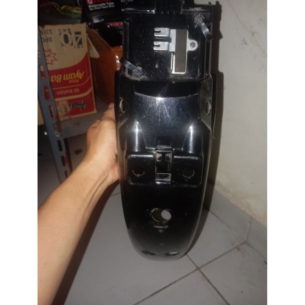 spakbor belakang w175 original