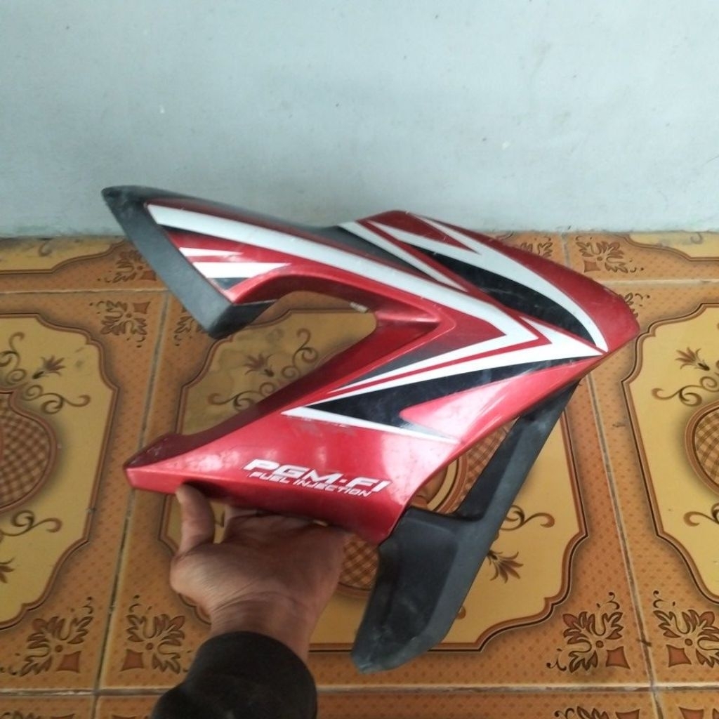 Sayap tangki Kanan Cb 150 R Cb150R old original merah maroon