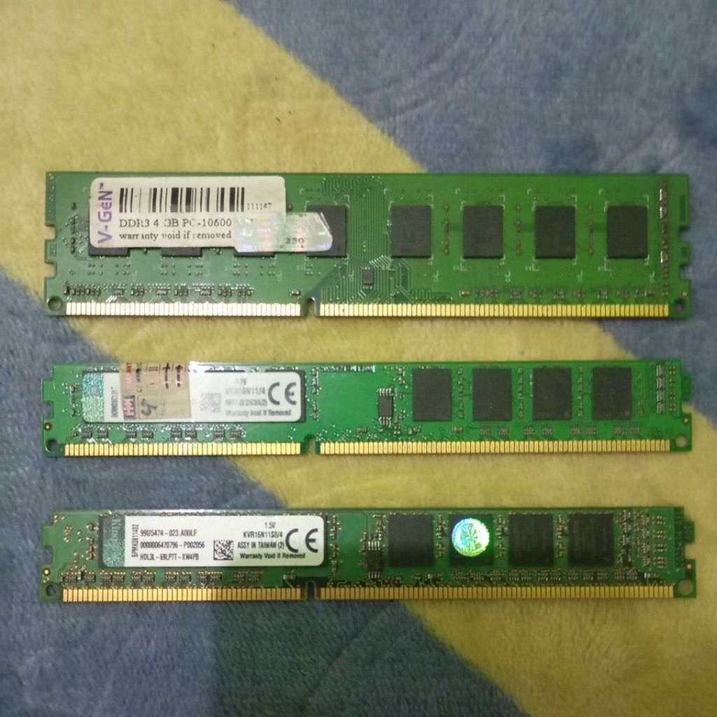 Memory Ram PC mrek rendom 4Gb ddr3-10600/12800 second,normal sudah di cek tampil.
