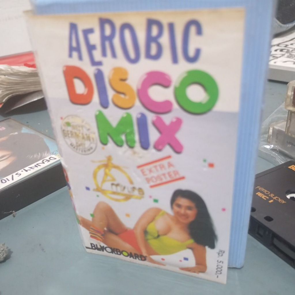 kaset pita aerobic disco mix