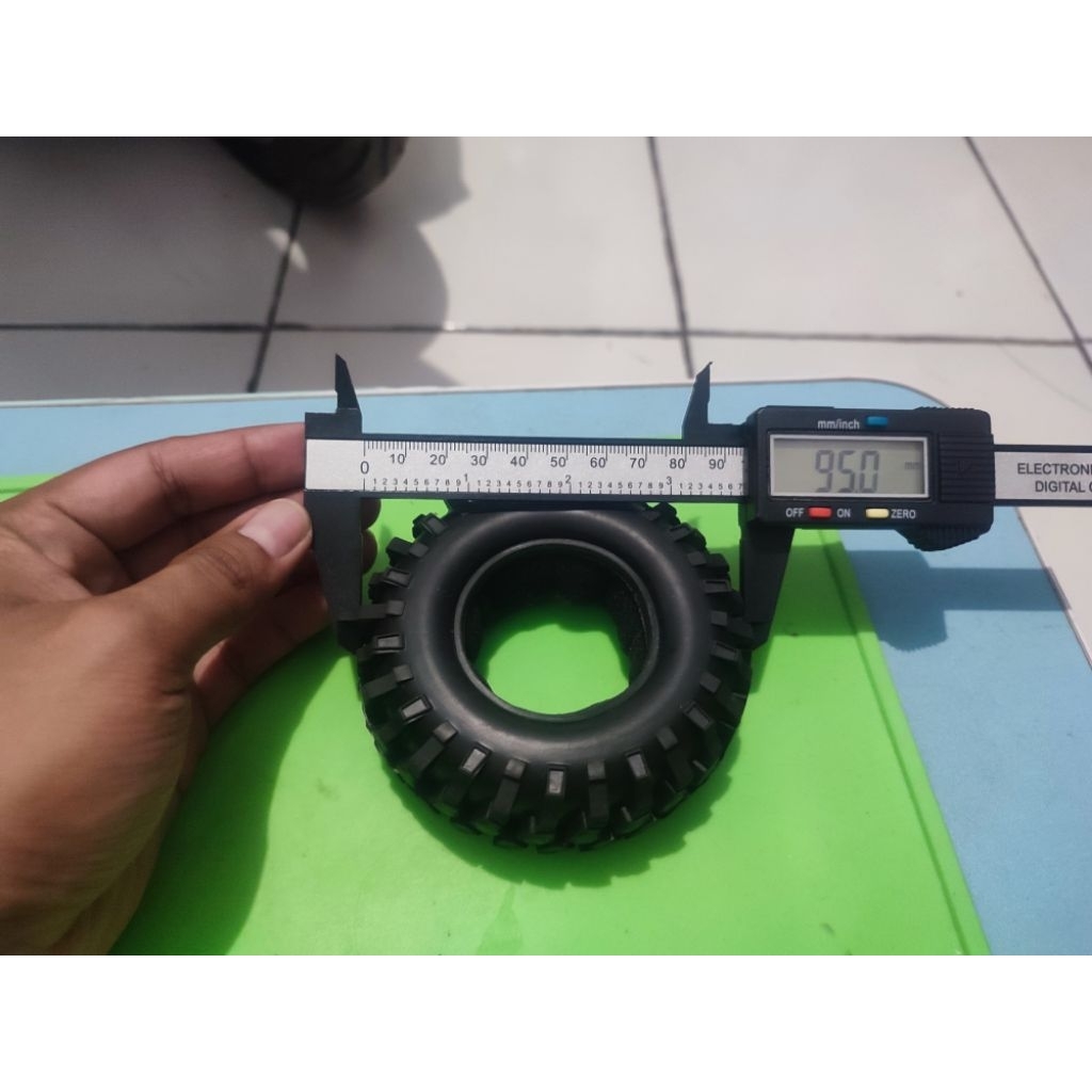 Ban Rc Adventure ukuran  1.9