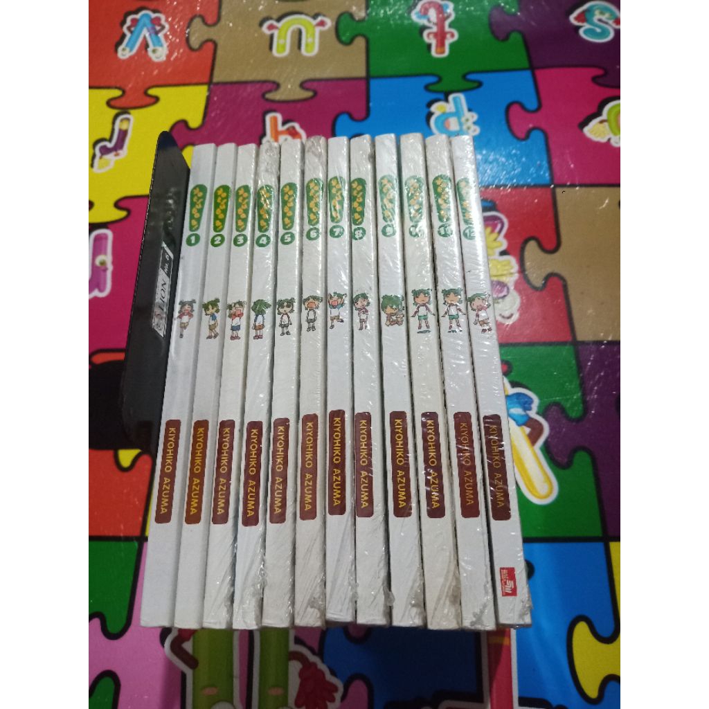 Set YOTSUBA 1 - 12 (bekas) (2007)