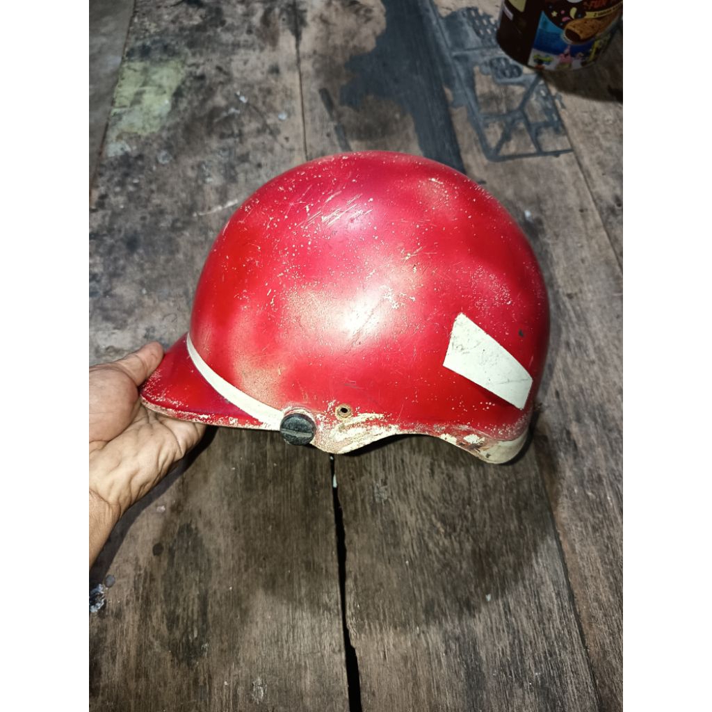 Helm  jadul lawasan