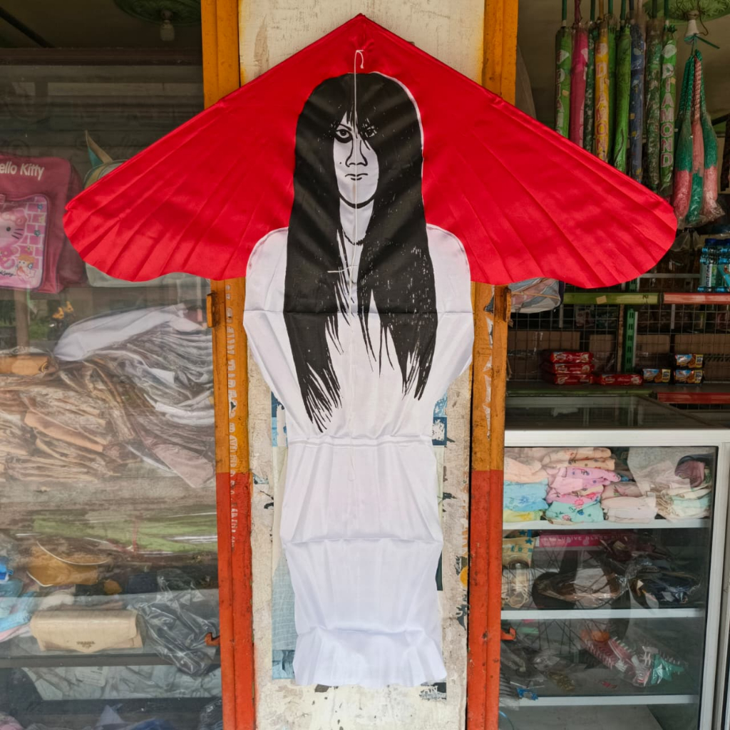 Layangan motif Hantu kuntilanak layang-layang mainan anak