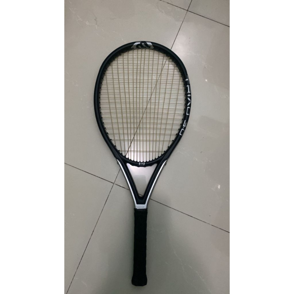 Raket tenis wilson triad 3.0