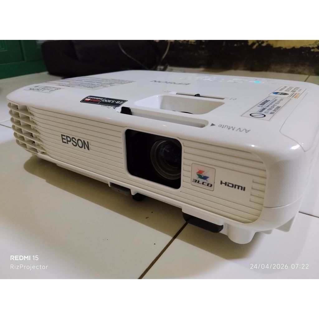 Proyektor second Epson Eb S300 HDMI 3000ansi lumens 3LCD