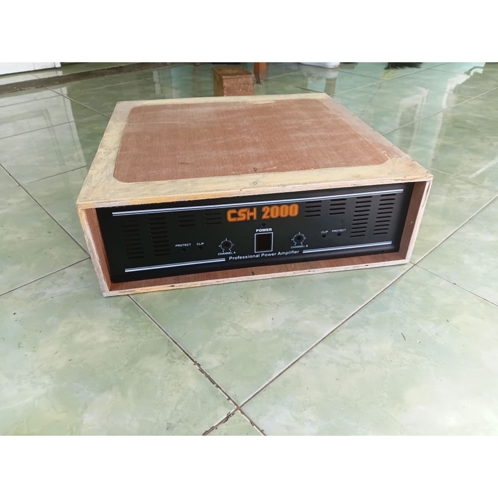 Box power amplifier CA 10-30