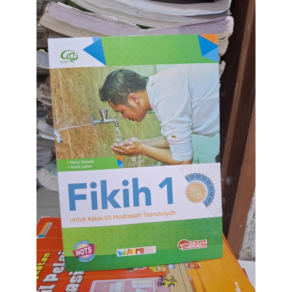 buku fikih/fiqih kelas 7/VII/1 mts madrasah tsanawiyah kurikulum merdeka