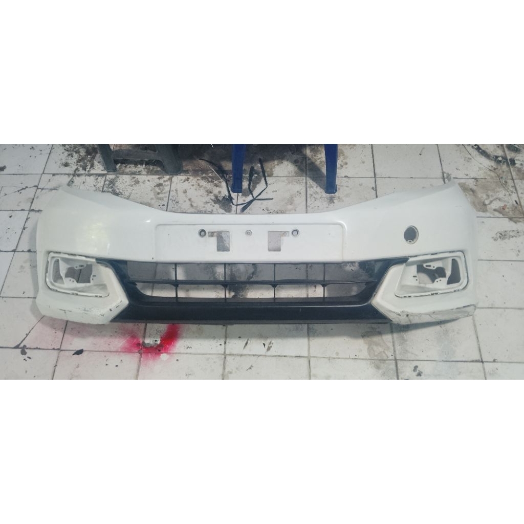 bemper depan HONDA Mobilio tipe E second original