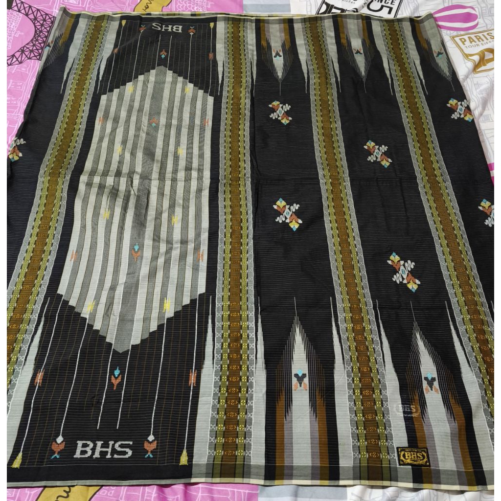 Sarung bhs sgt gold ful sutra hitam pekat