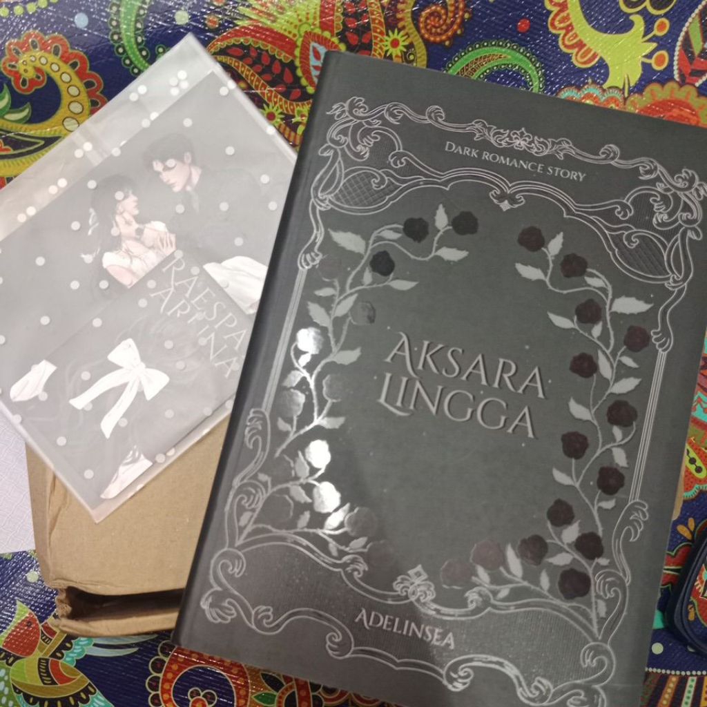 Preloved Novel (Aksara Lingga, Amberley, Narik Sukmo, a stranger in the mirror)