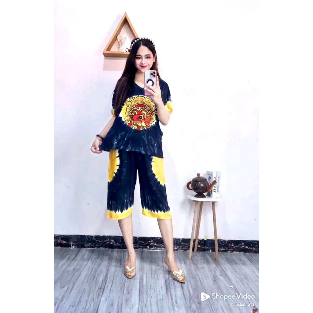 ONESET WANITA BAJU BALI BARONGG ABSTRAK STELAN WANITA HARIAN SETELAN WANITA KEKINIAN BAJU WANITA SAN