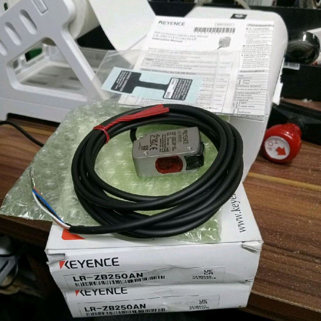 KEYENCE LR-ZB250AN LASER SENSOR KEYENCE BARANG ORIGINAL