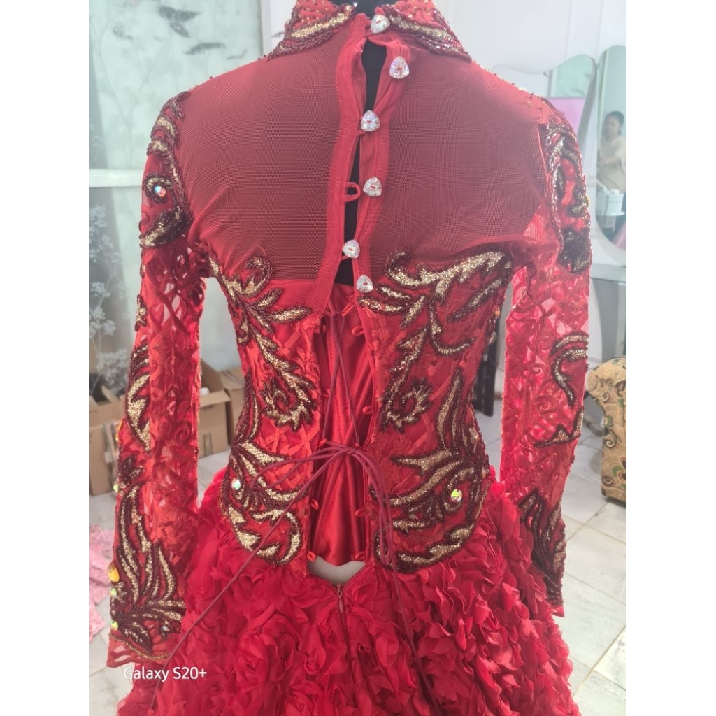 GAUN PENGANTIN GAUN PESTA SEKEN SECOND PRELOVED