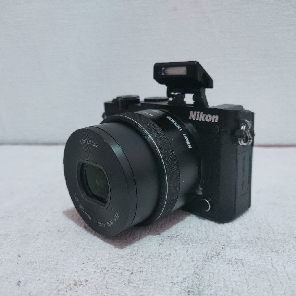 Nikon 1 j5 lensa 10 30 mm vr kamera mirrorles second