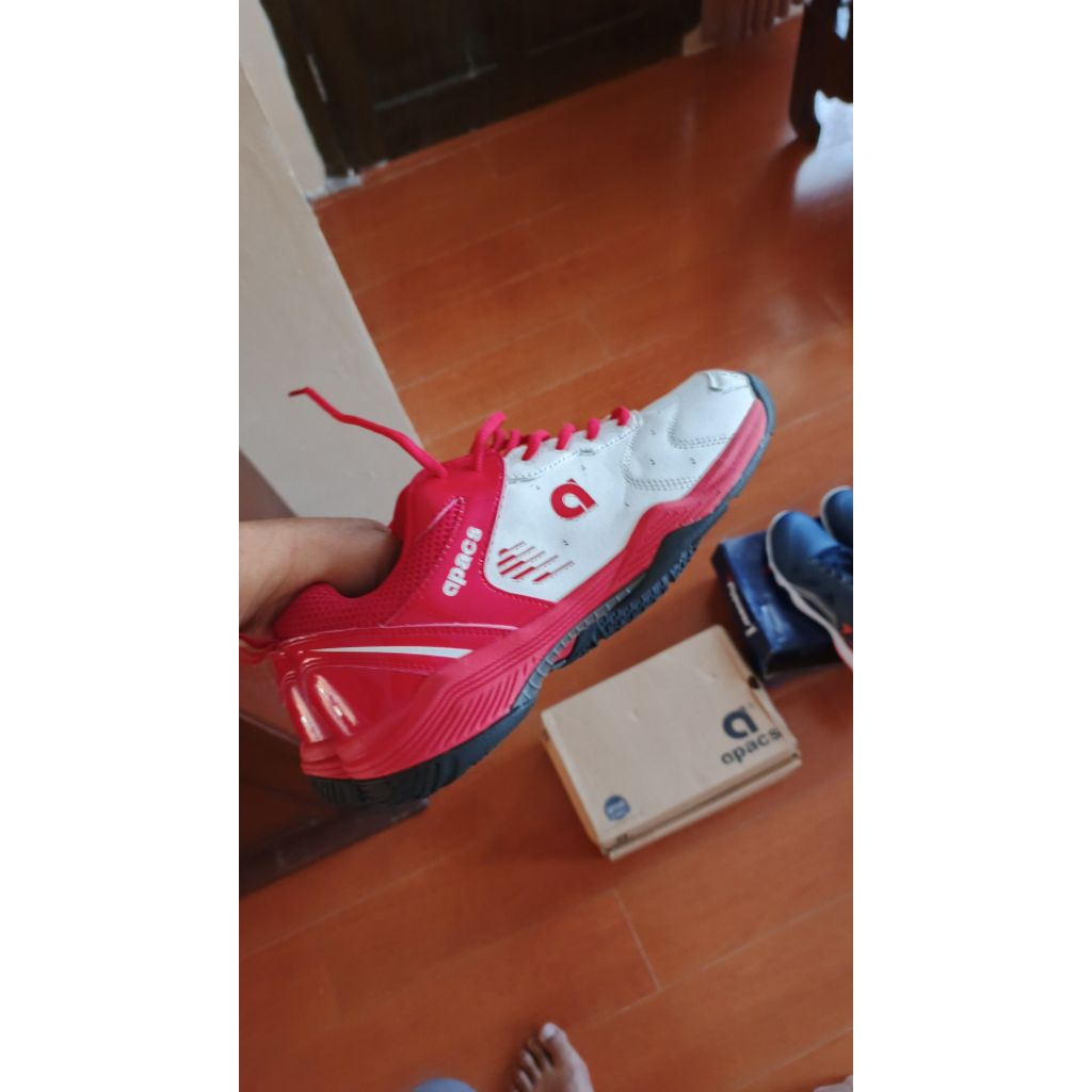sepatu badminton Apacs size 46 new
