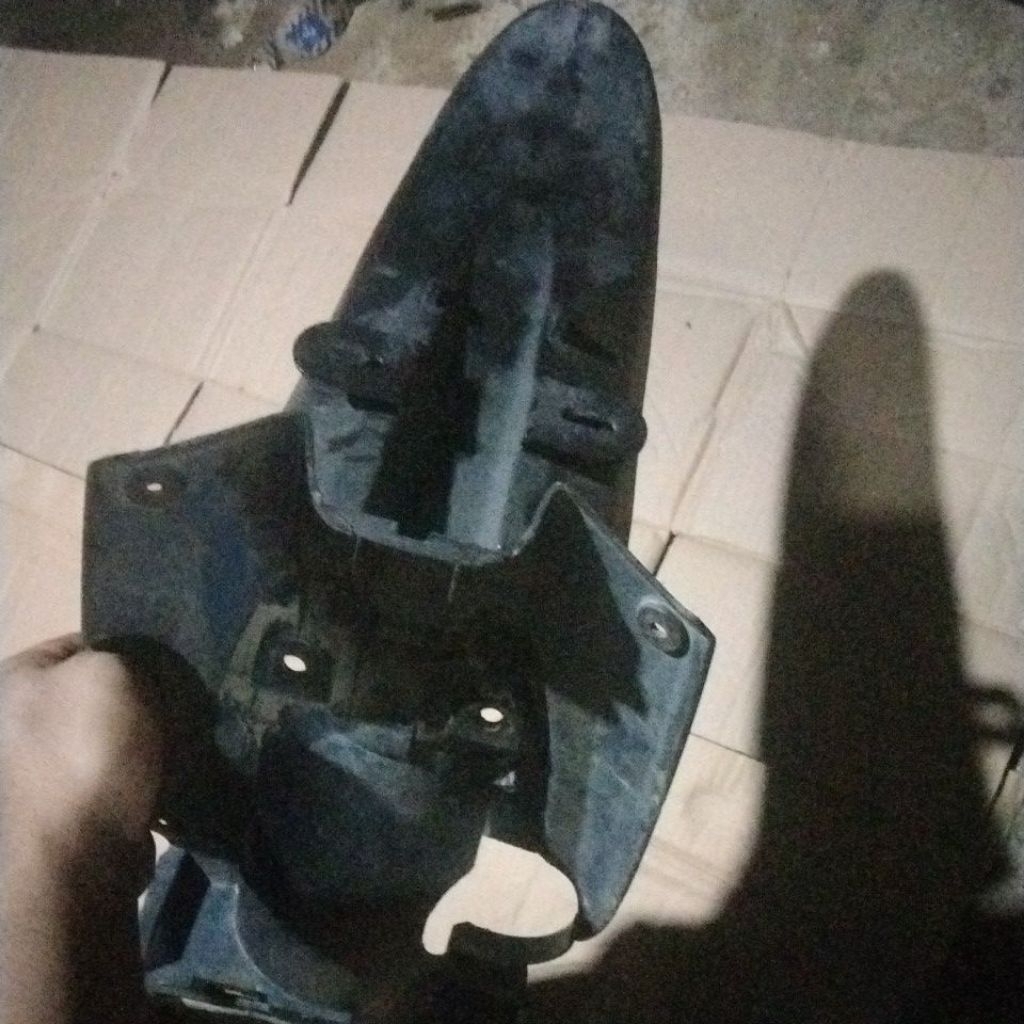 spakbor belakang suzuki spin bekas copotan