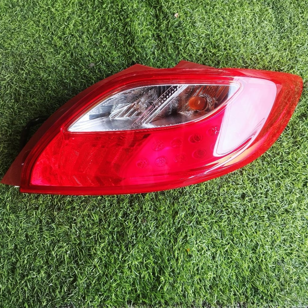 Stoplamp Lampu Belakang Mazda 2 Original