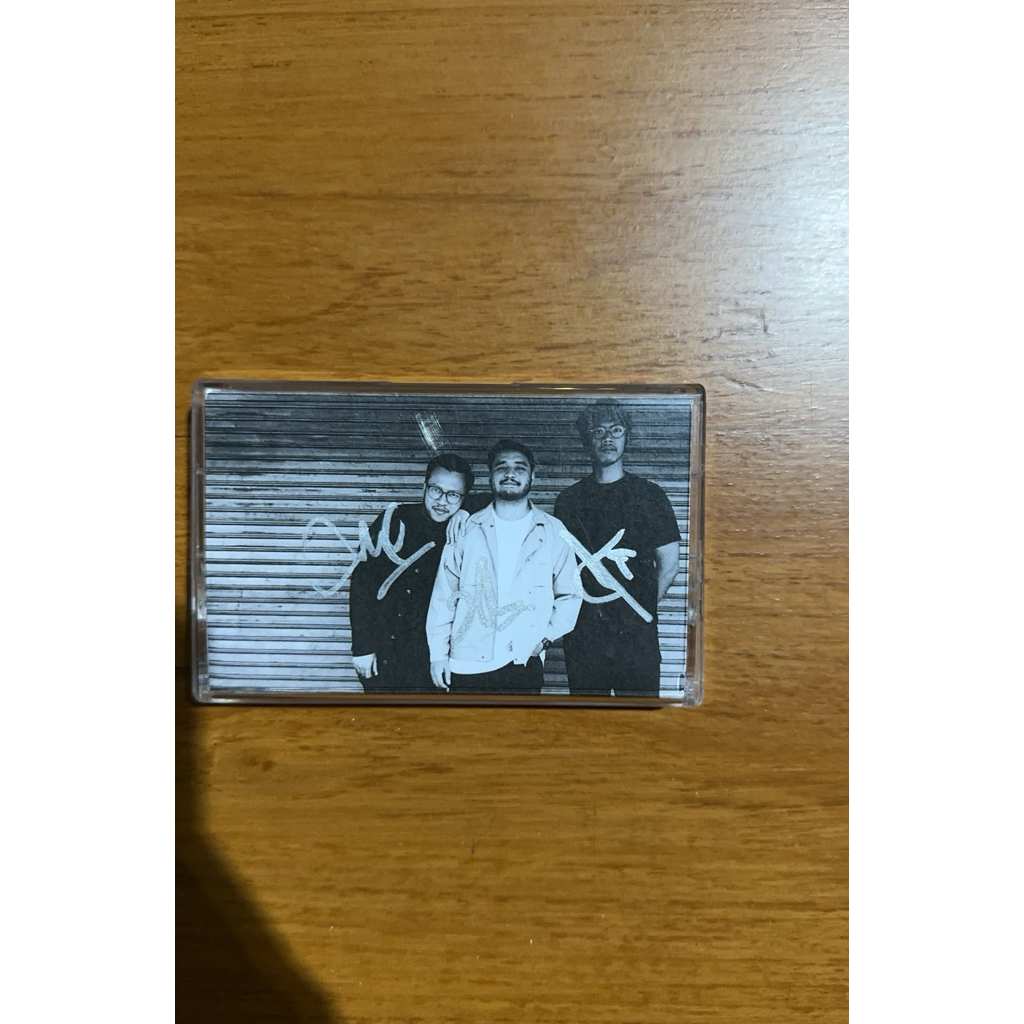 kaset perunggu pendar