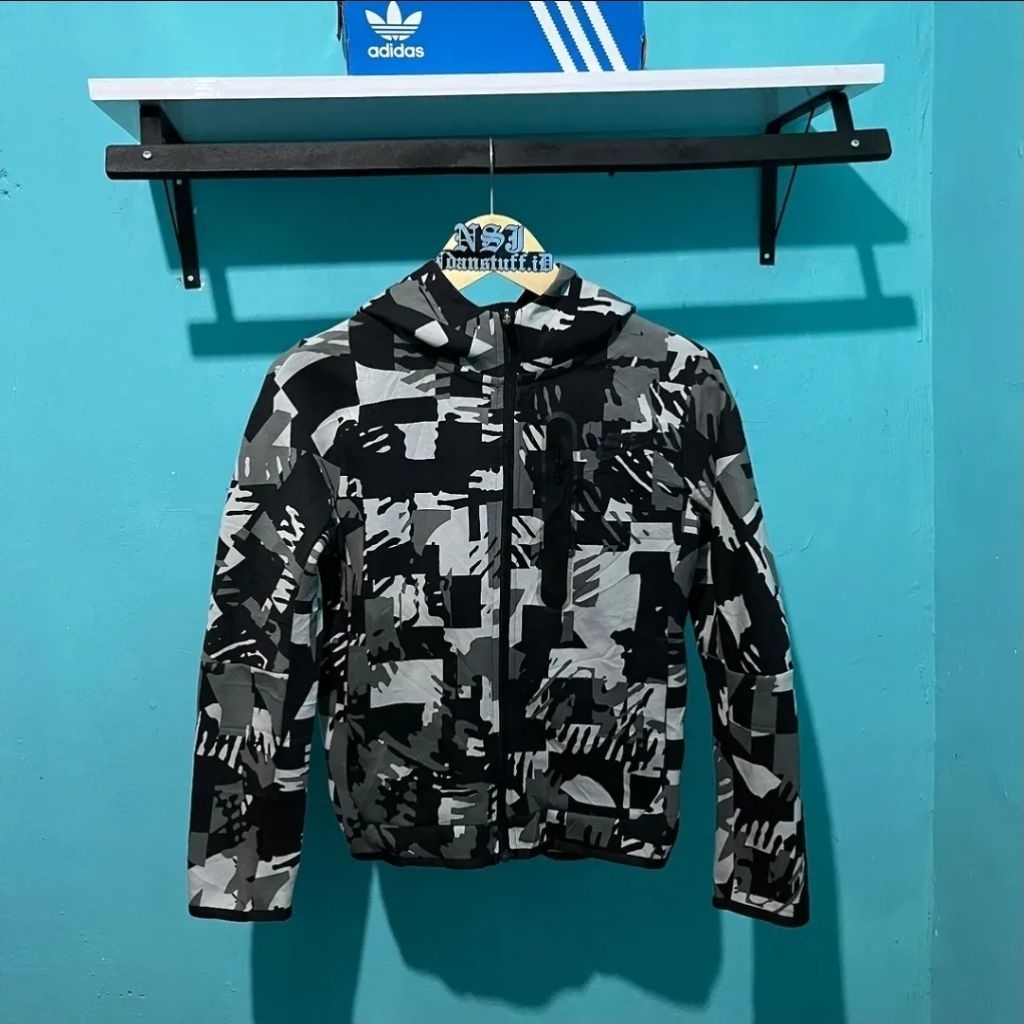 nike tech camo