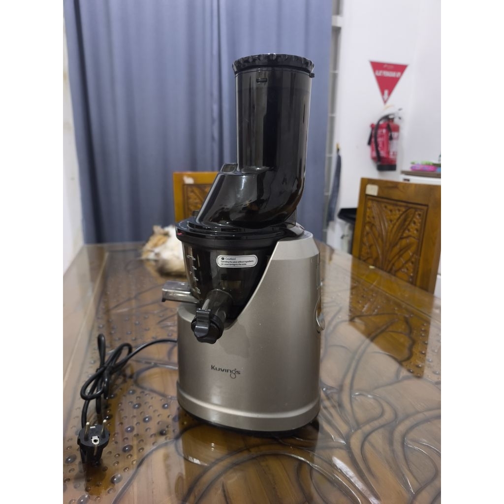 Slow Juicer (Preloved) Kuvings B1700 bekas
