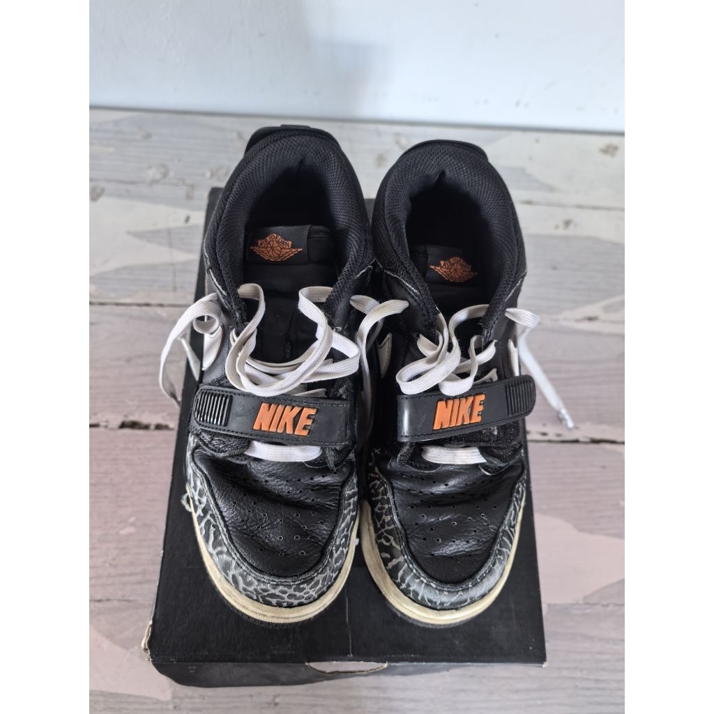 ​Sepatu Basket Air Jordan Legacy 312 Low GS Black White Wolf Grey Original Preloved - CD9054 018 Siz