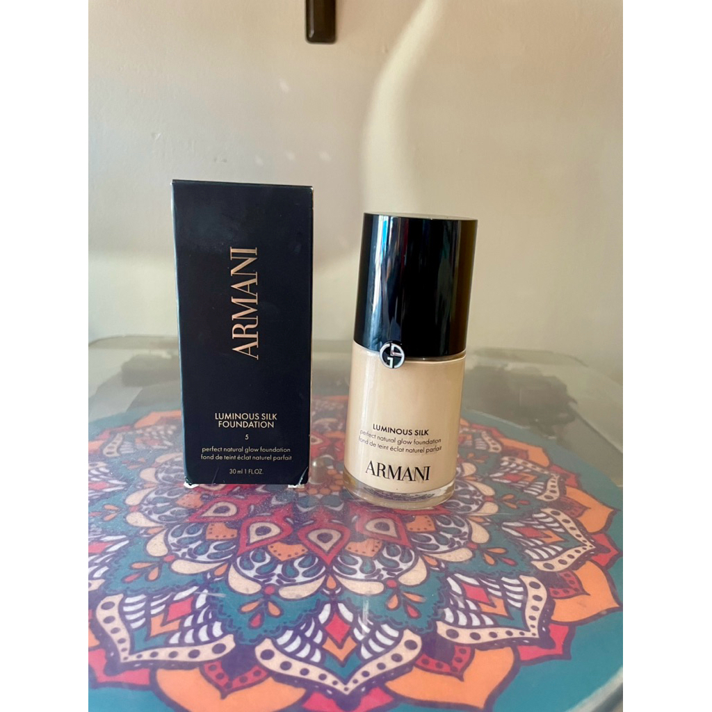 GIORGIO ARMANI LUMINOUS SILK FOUNDATION