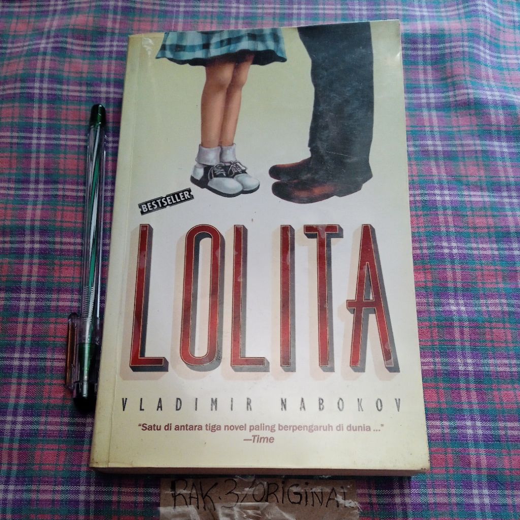 BUKU LOLITA BY VLADIMIR NABOKOV
