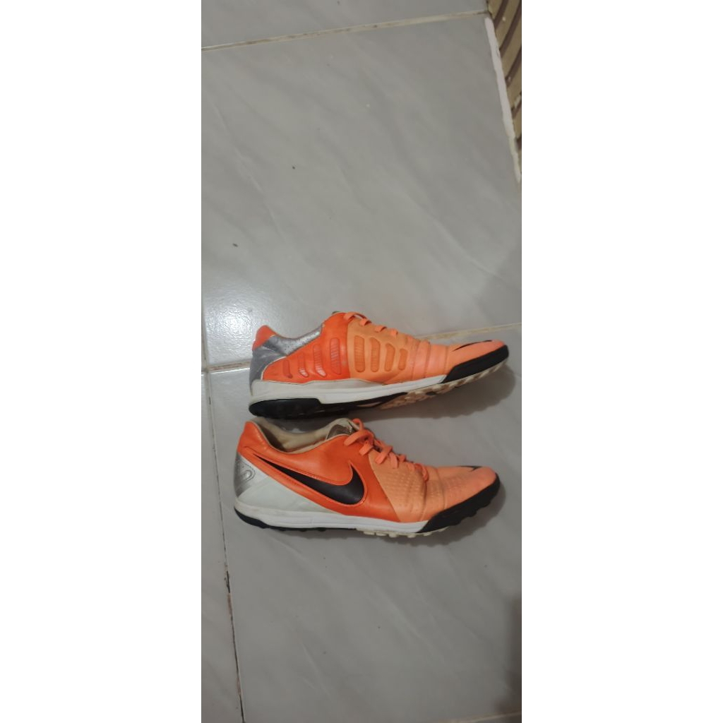 sepatu minisoker ctr360 ukuran 41 (26) cm