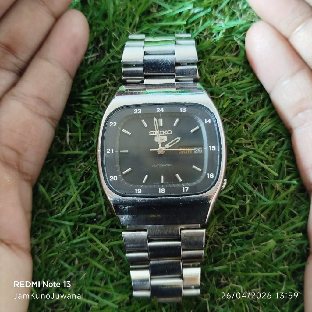 2 pcs SEIKO 5 MILITARY AUTOMATIC 6309 dan 7009 Jam tangan pria vintage