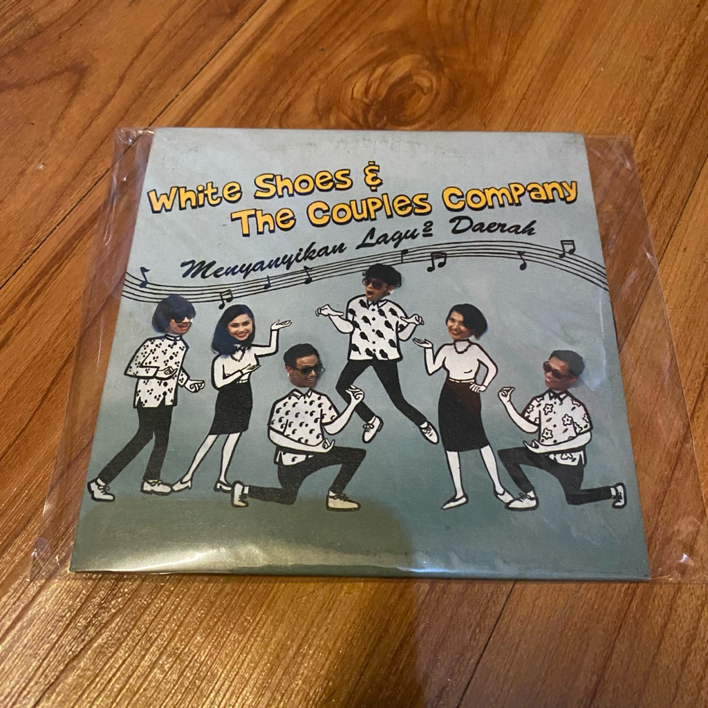 CD white shoes - menyanyikan lagu daerah