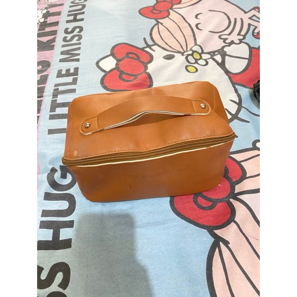 PRELOVED POUCH MAKE UP,SET MASKERAN,HEELS,TOPI,CAT LUKIS DLL PEKANBARU