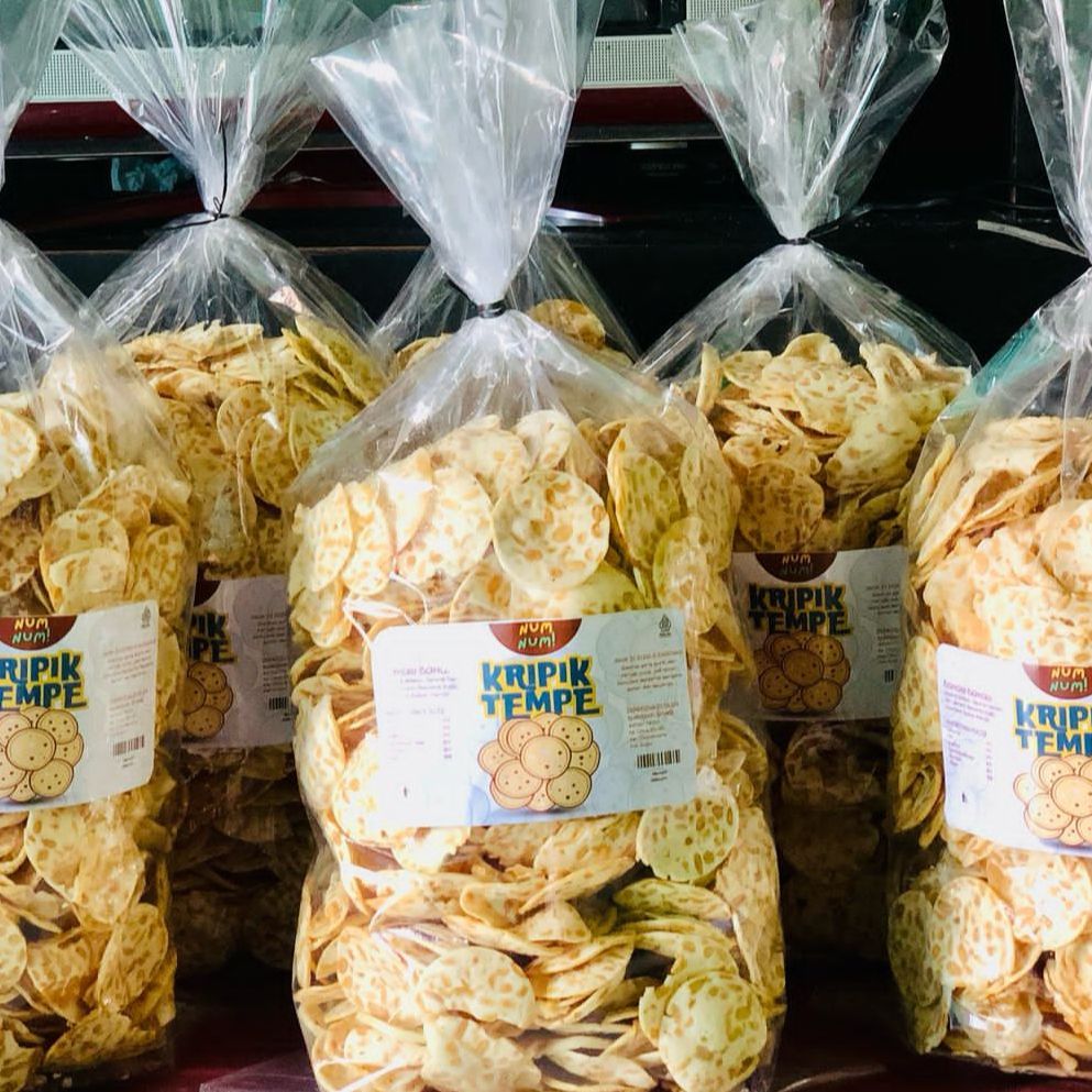kerupuk krupuk kripik keripik tempe sagu 1 kg pedas asin gurih balado bulat