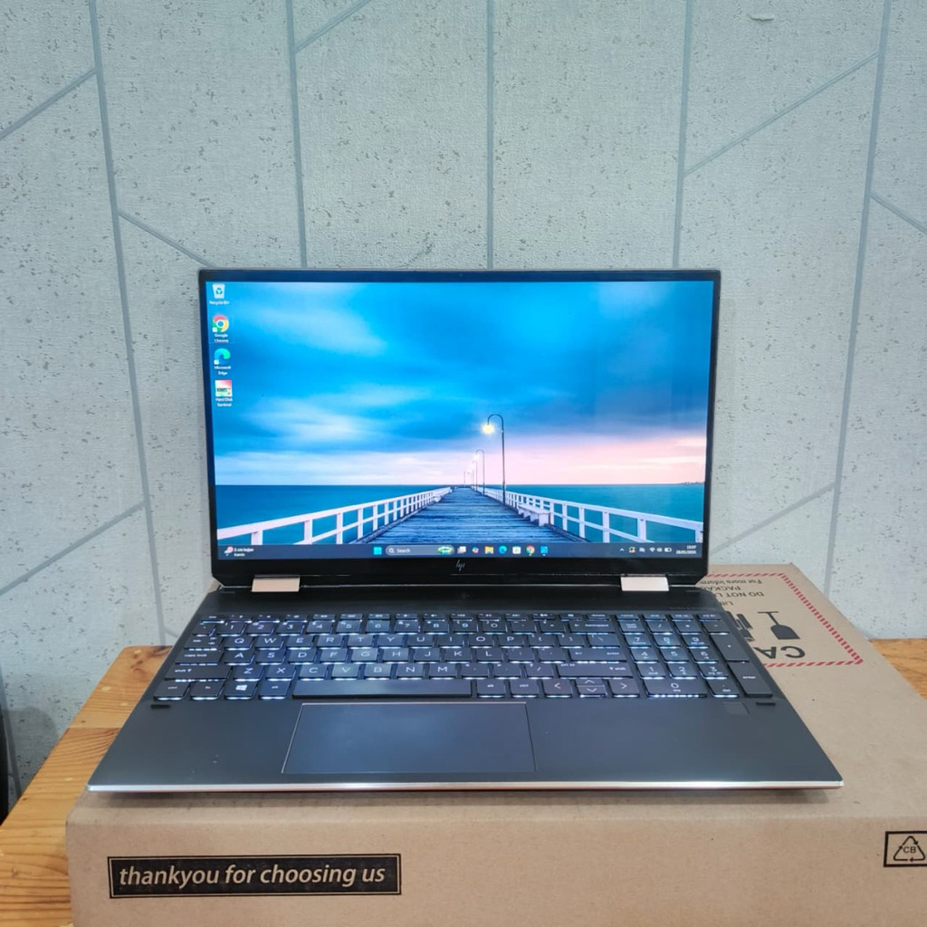 HP Spectre X360 15 - eb0043dx, Core i7-10510U, Ram 16/256Gb, #MX330 2Gb, #Touchscreen, #Flip, 2In1, 