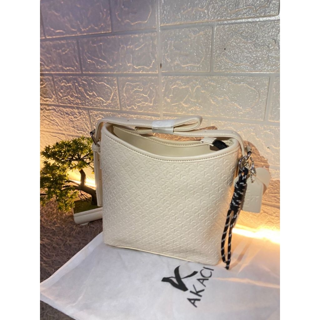 Tas Selempang Wanita Akaci Linzy