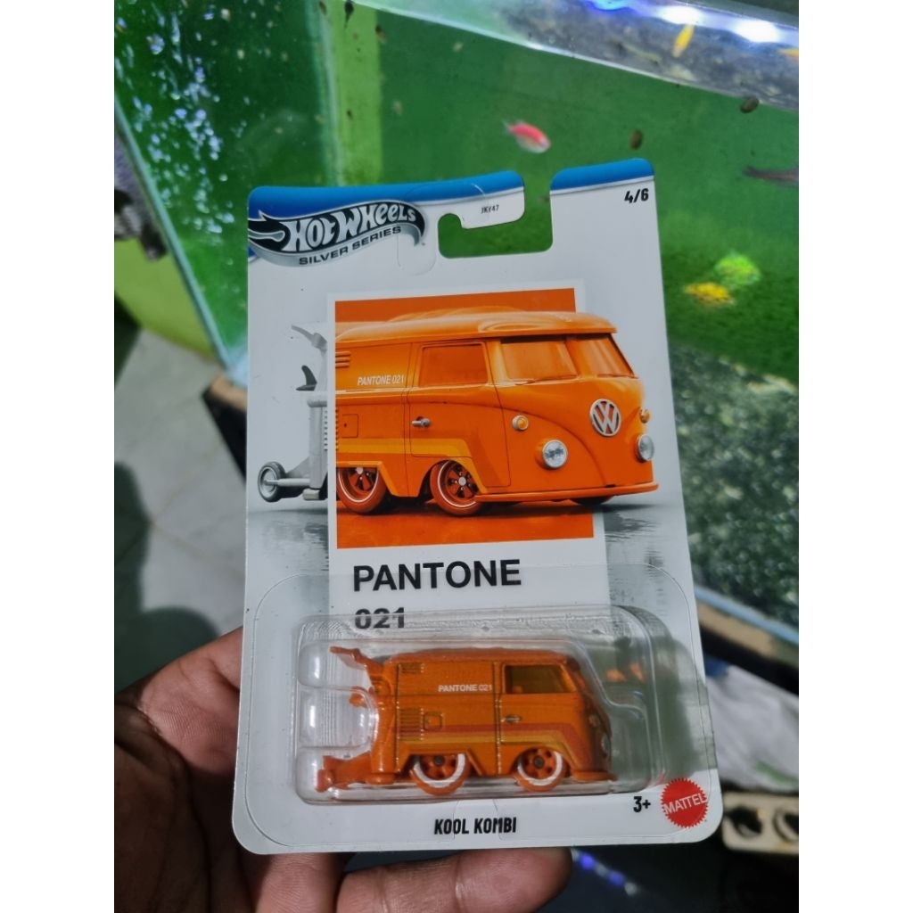 HOTWHEELS KOOL KOMBI