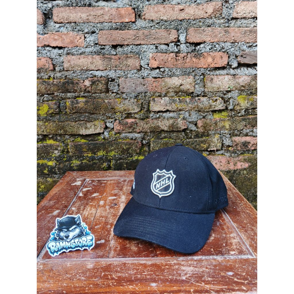 topi reebok x nhl base logo