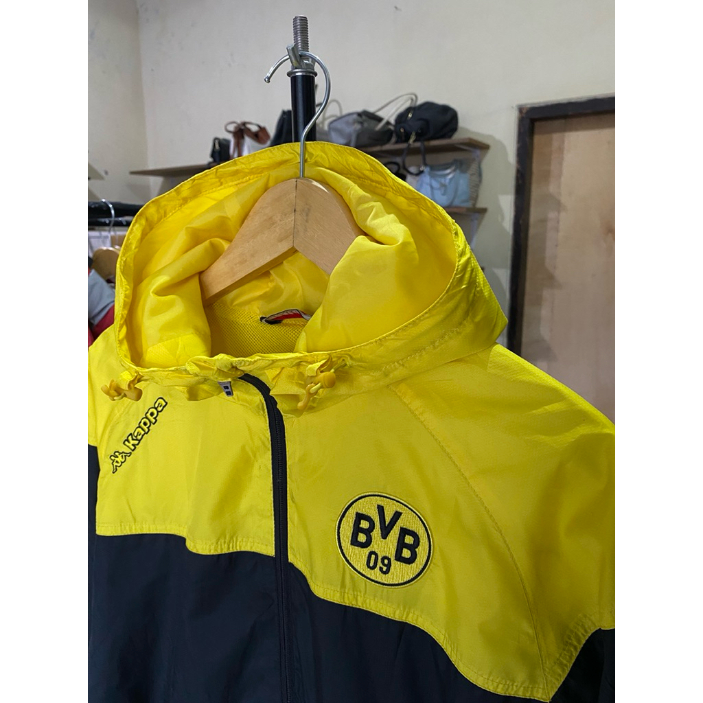 Jaket Windbreaker Club Sepak Bola Borussia Dortmund Kappa Size M fit L