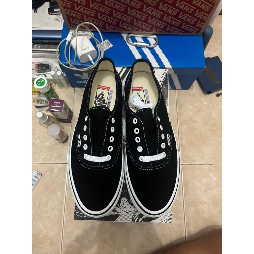 Vans Skate Authentic Black White