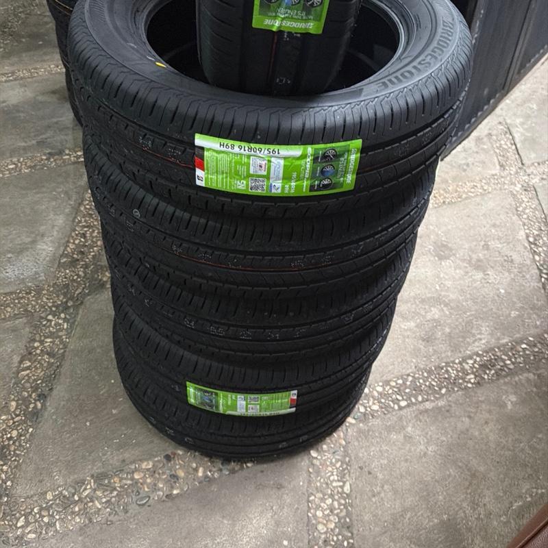 Bridgestone ecopia Ep 300 Enliten 195/60 R16